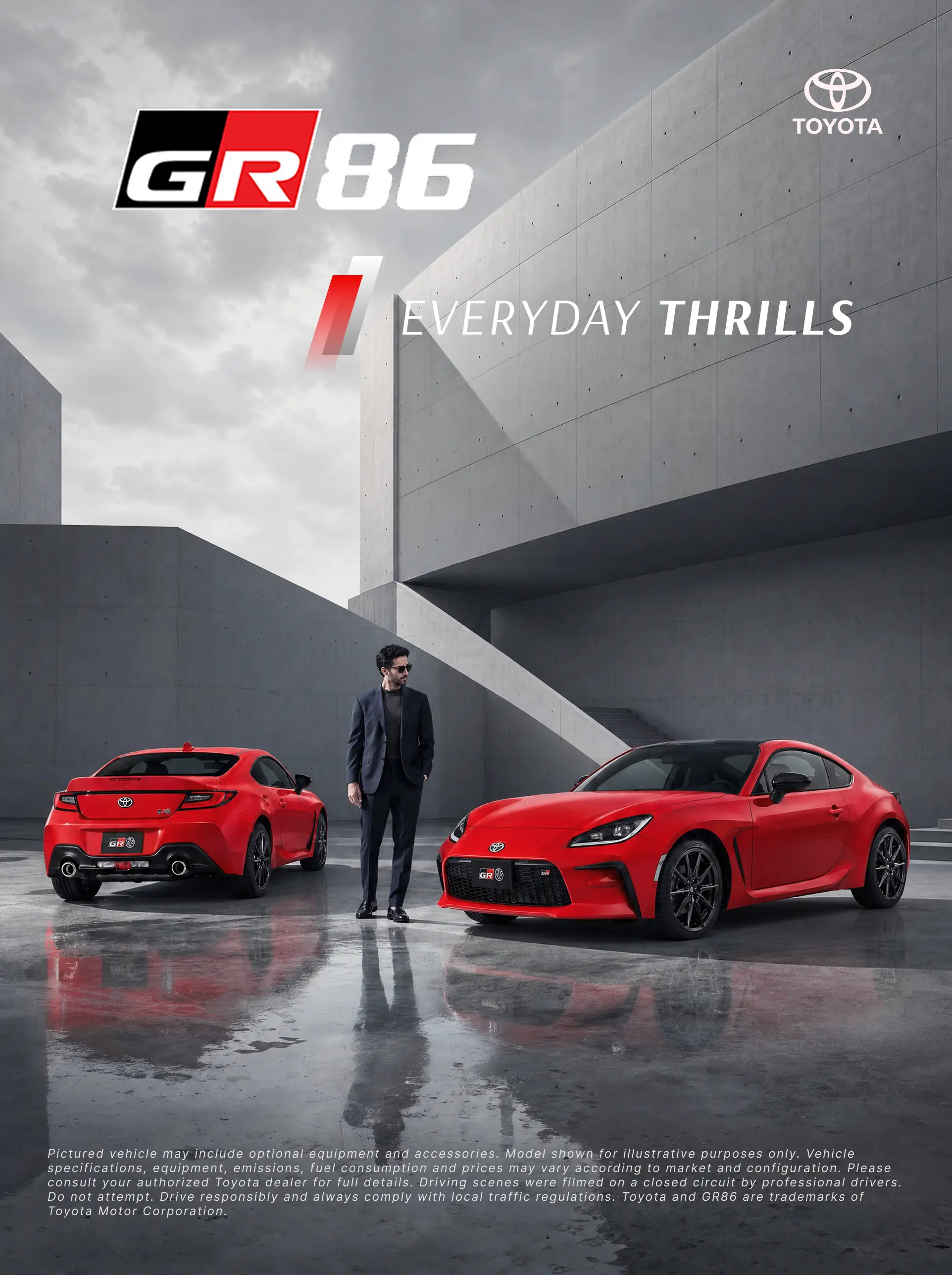 Anuncio estático vertical del GR86: dos coches rojos y un hombre de traje en un espacio de hormigón, con la línea Everyday Thrills